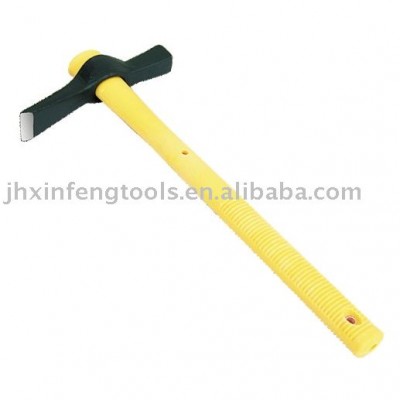 Pick axe with fiberglass HD